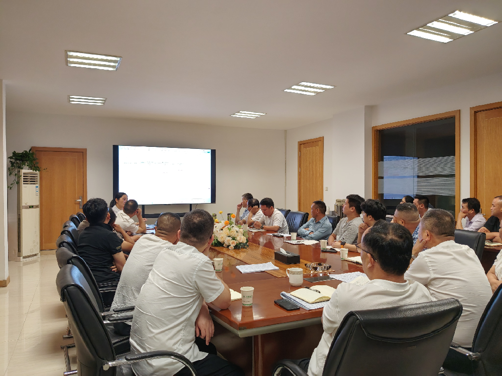 筑牢安全防线 精控项目成本|爱游戏网页-爱游戏（中国）装饰组织开展安全培训暨项目成本复盘会